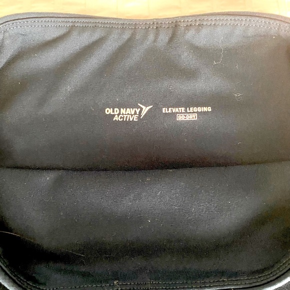 Lot of Active Leggings (5) - Old Navy, Carly Jean, Under Armour. Size: M - Picture 7 of 16